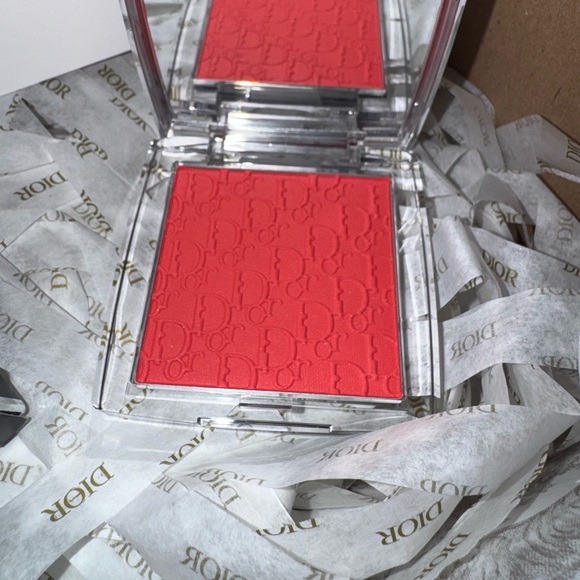 DIOR BACKSTAGE ROSY GLOW BLUSH ❤️ - Picture 2 of 2